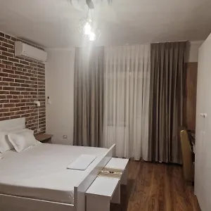 27 Center House Tatil Evi Shkodër